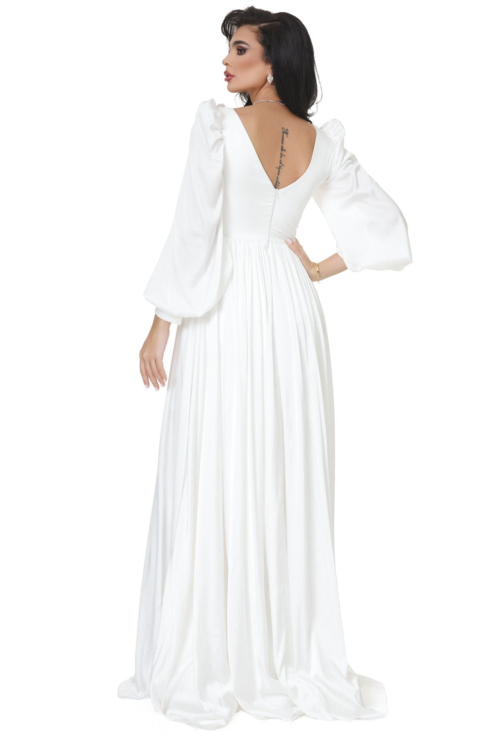 Дълга рокля с бял сатенен воал Cristalini Bogas